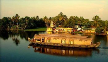 alleppey <strong>crystal<\/strong> holidays houseboats